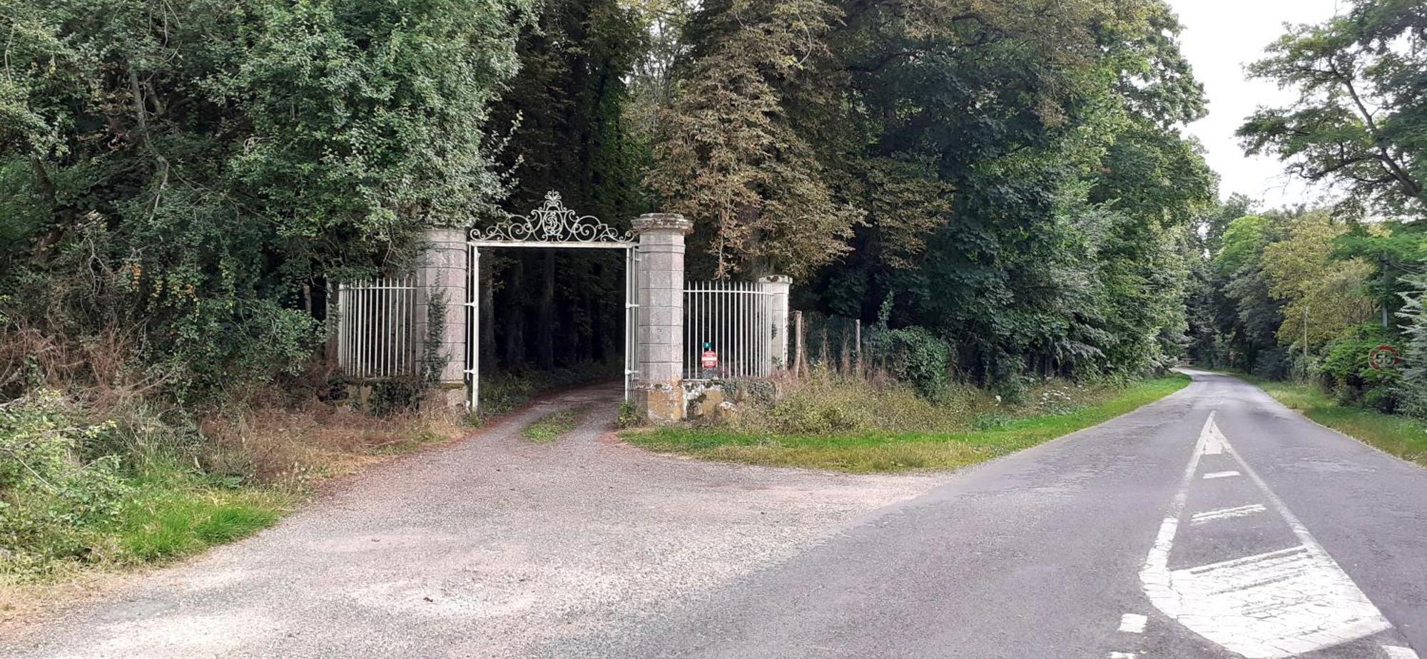 Gîte Le Haut Perché 4 pers. Saint-Gervais-la-Forêt Esterno foto